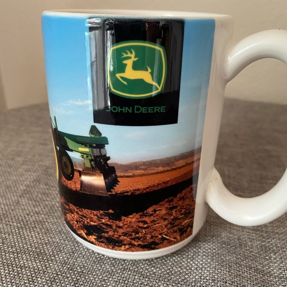 John Deere Mug and Coaster set in original packaging. - Picture 4 of 13